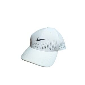Nike Dri Fit ADV White M/L Club Cap Tennis Activewear Snapback